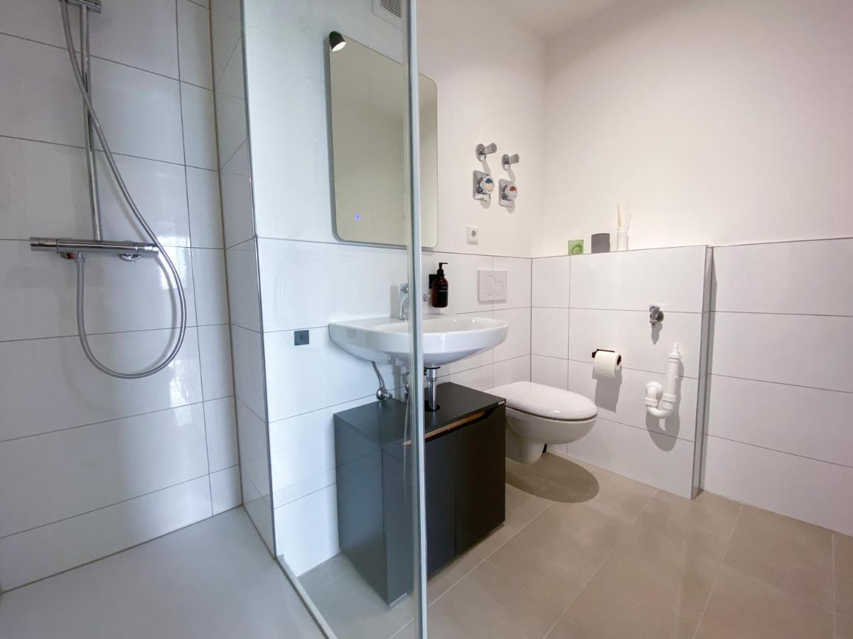 Schoene Wohnung Mit Rheinblick/Duesseldorf/Neuss/Messe Kültér fotó
