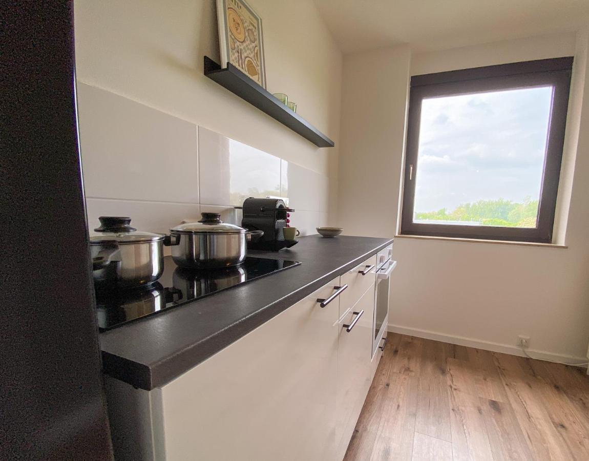 Schoene Wohnung Mit Rheinblick/Duesseldorf/Neuss/Messe Kültér fotó