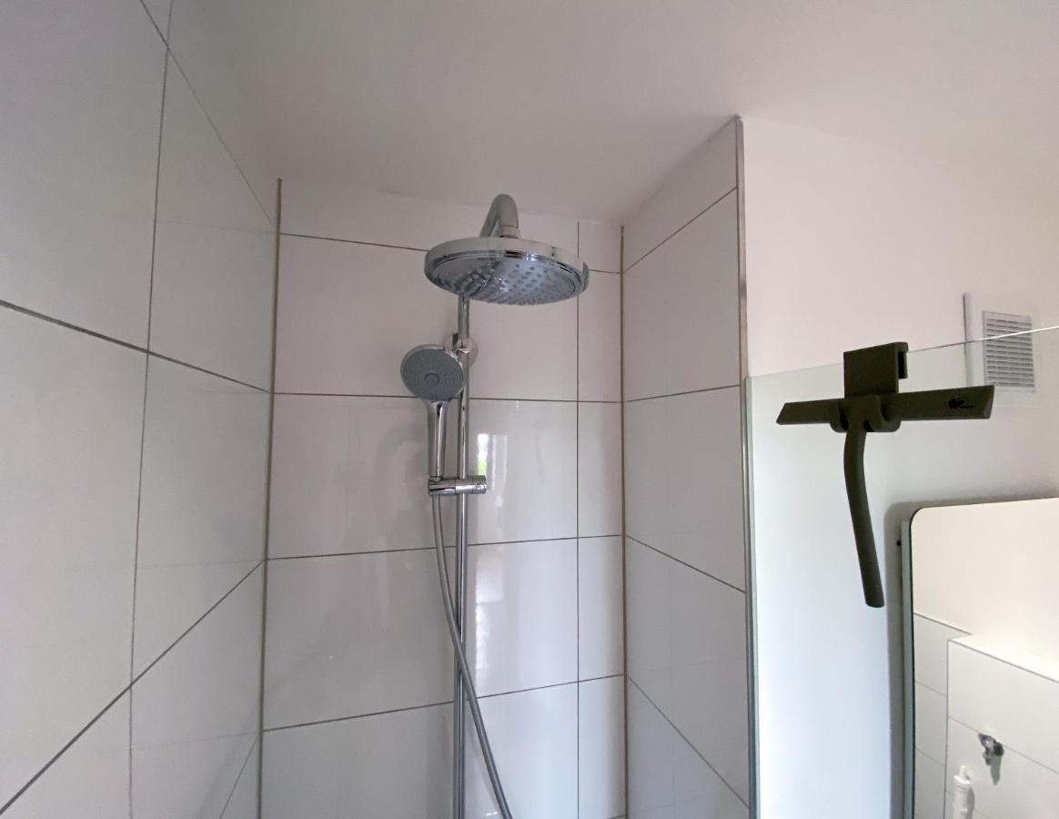 Schoene Wohnung Mit Rheinblick/Duesseldorf/Neuss/Messe Kültér fotó